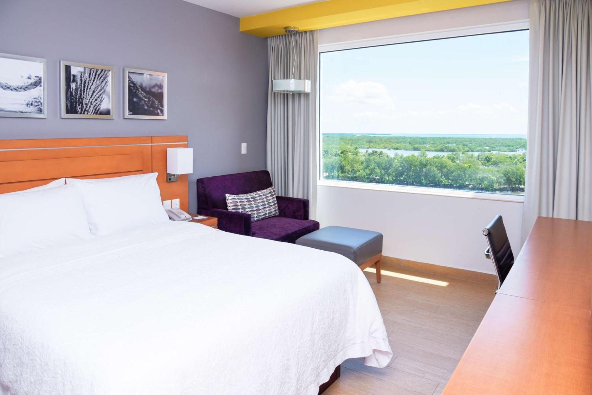 Hampton Inn & Suites By Hilton Paraiso Exterior photo